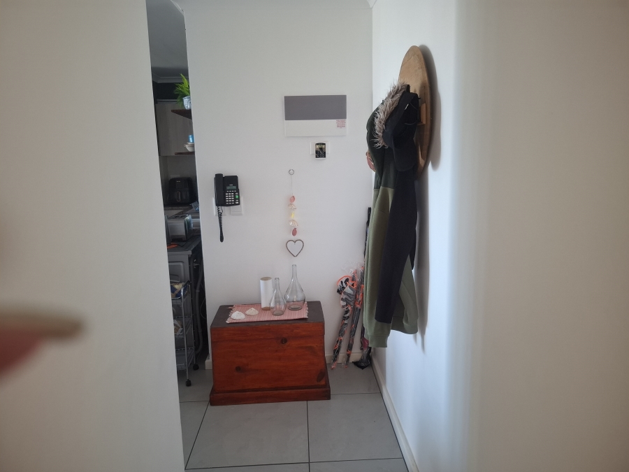 To Let 2 Bedroom Property for Rent in Beachfront Western Cape